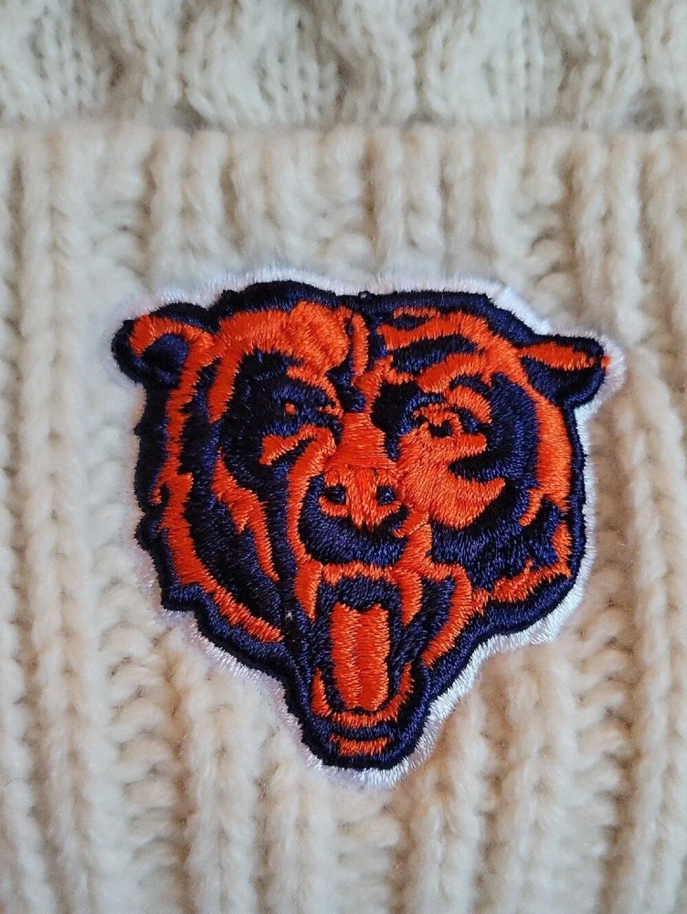 New Era Women's Cream Cable-Knit Pom Beanie Cap CHICAGO Bears NWT